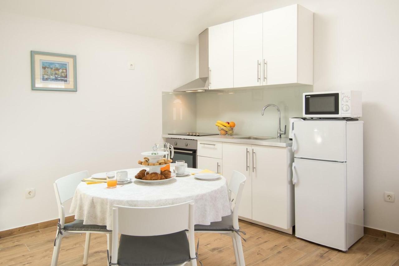 Apartment Bruneta 1 With Sea View Tar-Vabriga Ngoại thất bức ảnh