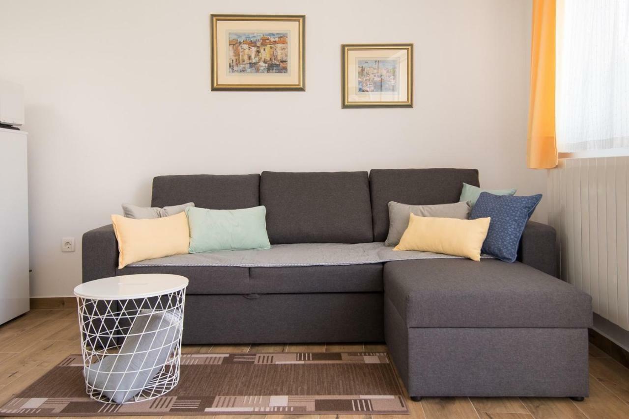 Apartment Bruneta 1 With Sea View Tar-Vabriga Ngoại thất bức ảnh